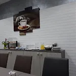Salus * Milánó