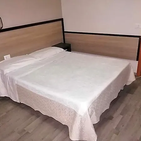 Salus Hotel