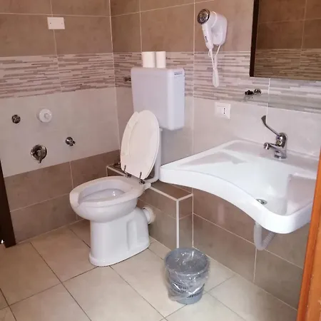 Salus Hotel