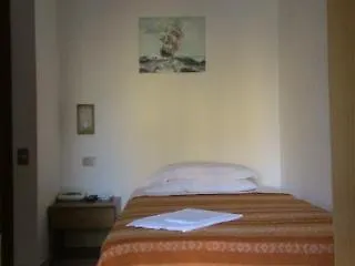 Salus Hotel *